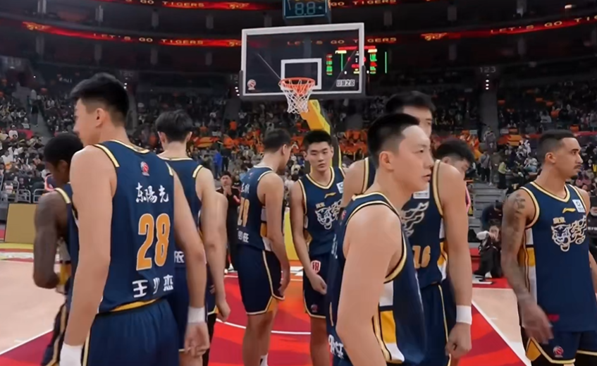 开云体育在线-胡明轩末节11分，广东4连胜登顶，北京重返前四，CBA最新排名如下